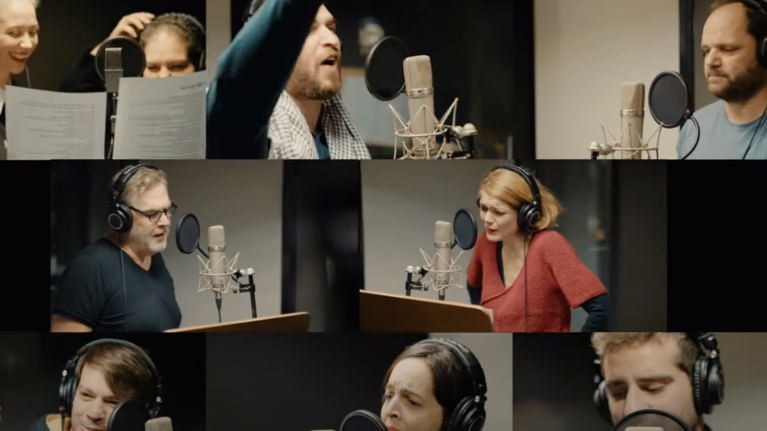 Πασίγνωστοι έλληνες ηθοποιοί καλωσορίζουν το 2021 τραγουδώντας &quot;I will survive&quot; [Βίντεο]