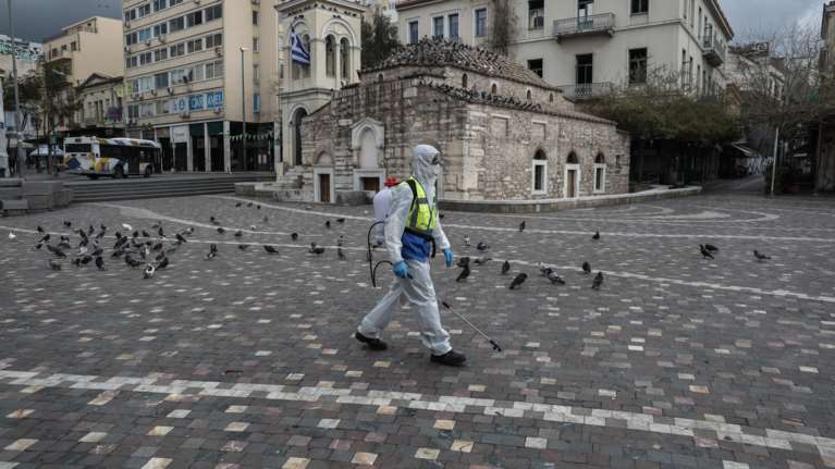 Γραμμές πρώτης ιατρικής βοήθειας και ψυχολογικής υποστήριξης από τον Δήμο Αθηναίων