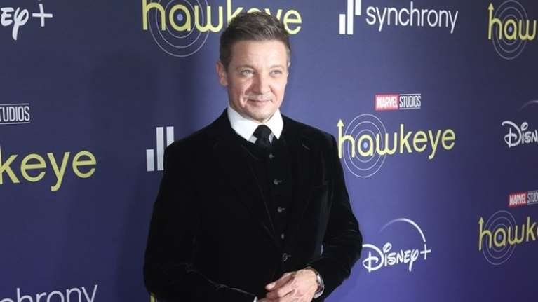 Τζέρεμι Ρένερ: Νοσηλεύεται σε κρίσιμη κατάσταση ο ηθοποιός - Τραυματίστηκε καθαρίζοντας χιόνι