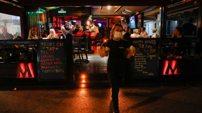 Κορονοϊός: Συναγερμός στην Αγγλία - Αύξηση κρουσμάτων κατά 75% μέσα σε επτά ημέρες