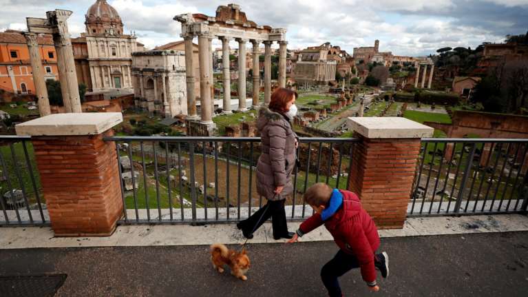 Κορονοϊός Ιταλία: Αναβλήθηκε η επιστροφή των μαθητών στα Λύκεια ως τις 11 Ιανουαρίου