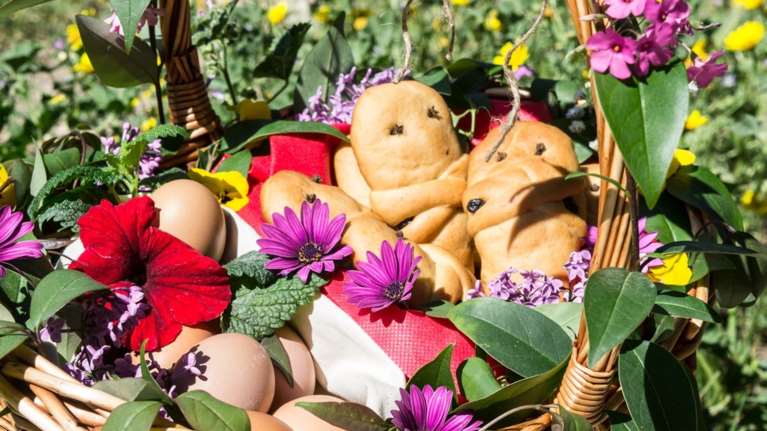 Σάββατο του Λαζάρου: Έθιμα από όλη την Ελλάδα, Κάλαντα, Λαζαρίνες και &quot;λαζαράκια&quot;