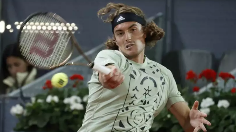 Τσιτσιπάς: Άνετη πρόκριση στον 3ο γύρο