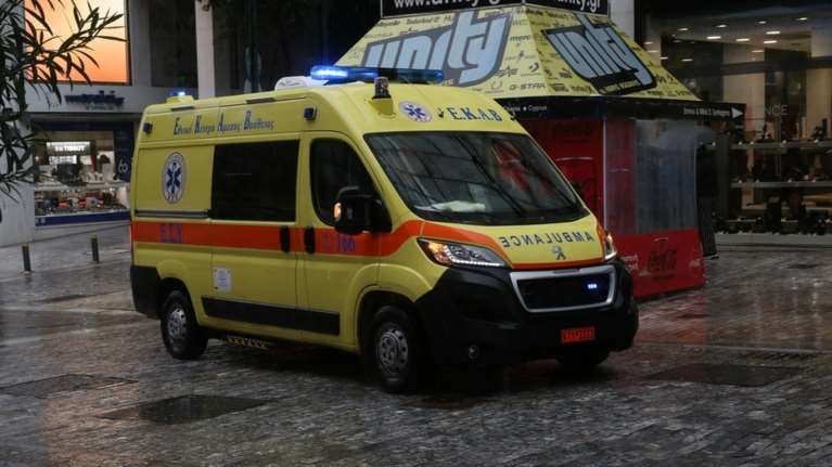 Καισαριανή: Νεκρή 25χρονη σε τροχαίο - Η μηχανή στην οποία επέβαινε καρφώθηκε σε φορτηγό [βίντεο]