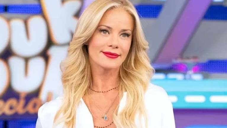 Ανανεωμένη η Ζέτα Μακρυπούλια: Η φρέσκια αλλαγή στο look της