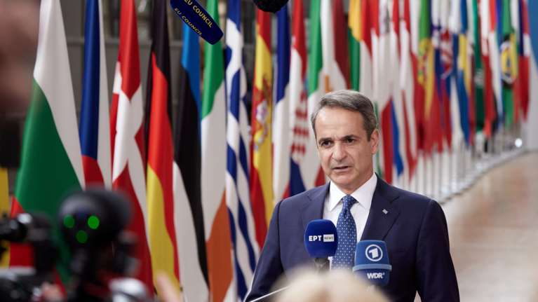 Μητσοτάκης στις Βρυξέλλες: Ωρες μεγάλων αποφάσεων για την ΕΕ -   Εγγυήσεις ασφαλείας στην Ουκρανία με συμμετοχή των ΗΠΑ