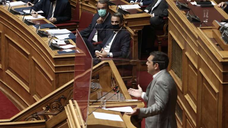 Βουλή: Κόντρα Μητσοτάκη- Τσίπρα για τα αναδρομικά των συνταξιούχων: &quot;Κάνετε κούρεμα- Διαβάστε την απόφαση&quot;