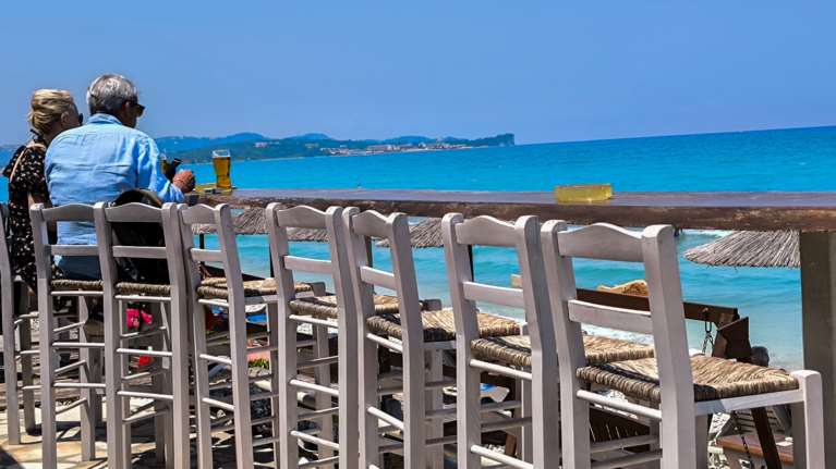 Mystreet: Στον αέρα το app καταγγελιών για τα &quot;αυθαίρετα&quot; τραπεζάκια στους δημόσιους χώρους