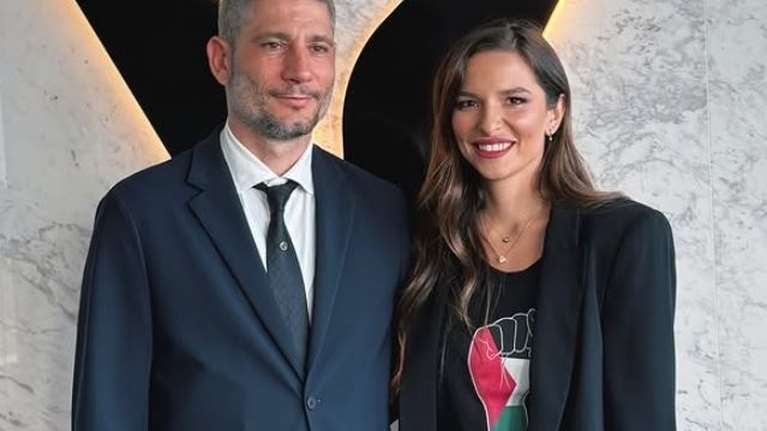 Eριέττα Κούρκουλου Λάτση: Οικογενειακώς σε vegan πιτσαρία - Όλα τα μέρη που επισκέπτεται στο Λονδίνο