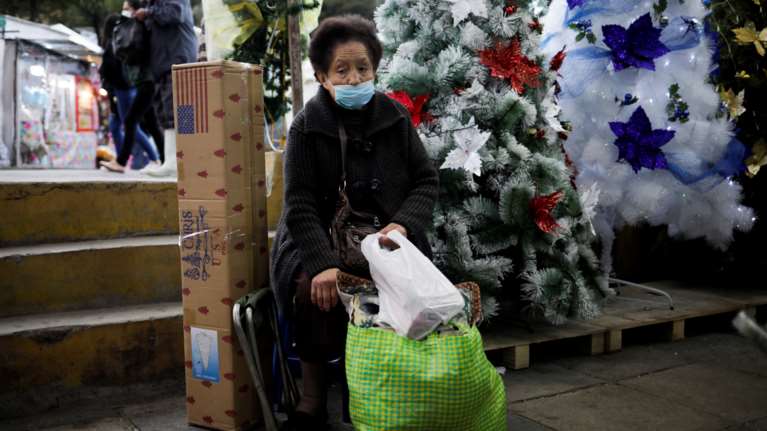 Economist: Η πανδημία ανέδειξε τις αδικίες στον κόσμο του 21ου αιώνα  - Σύγκριση με την ισπανική γρίπη 100 χρόνια πριν