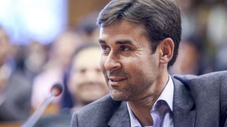 Βασίλης Τσιάρτας: Τρισευτυχισμένος παππούς ο παλαίμαχος ποδοσφαιριστής- Η κόρη του έφερε στον κόσμο ένα πανέμορφο κοριτσάκι