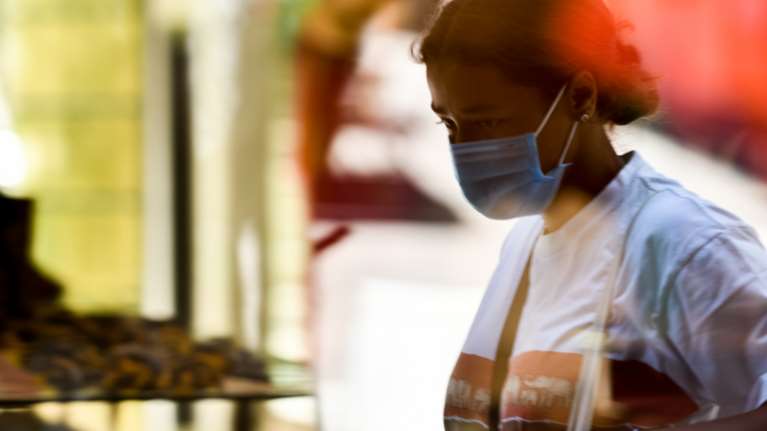 ΕΟΔΥ: Δύο θάνατοι από Covid, έξι διασωληνωμενοι και 117 εισαγωγές την εβδομάδα που πέρασε