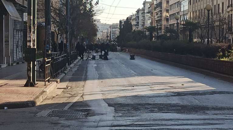 Πετροπόλεμος και χημικά στη ΑΣΟΕΕ- Κλειστή η Πατησίων [φωτό]