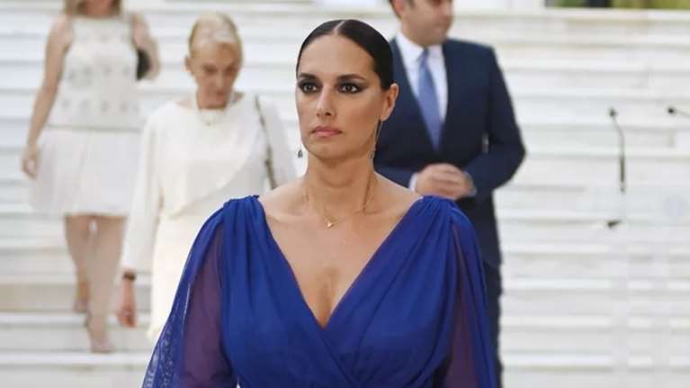 Η Νόνη Δούνια φωτογραφίζεται με τον πολύ όμορφο 17χρονο γιο της και του εύχεται "χρόνια πολλά"