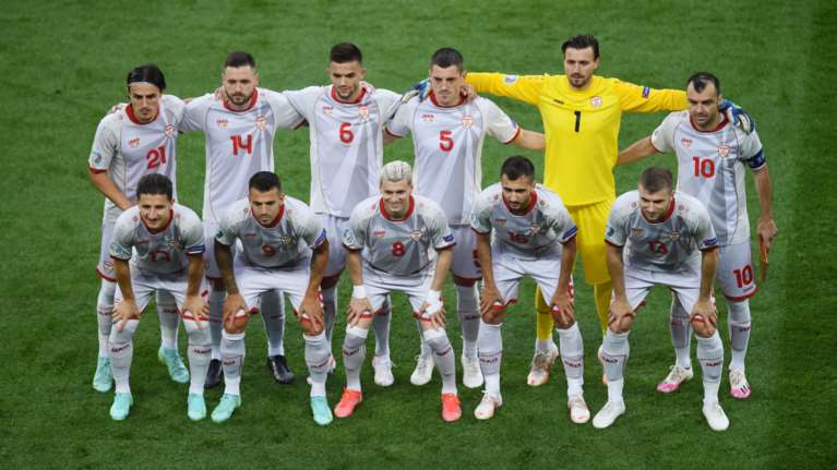 Δυσφορία UEFA για το &quot;Εθνική Μακεδονίας&quot;: Δεν θα γίνει το ευρωπαϊκό ποδόσφαιρο πλατφόρμα για πολιτικά μηνύματα