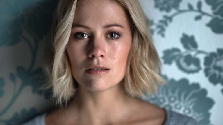 Πώς να διαχειριστούμε τη θλίψη μας όταν συμβεί κάτι κακό στον κόσμο