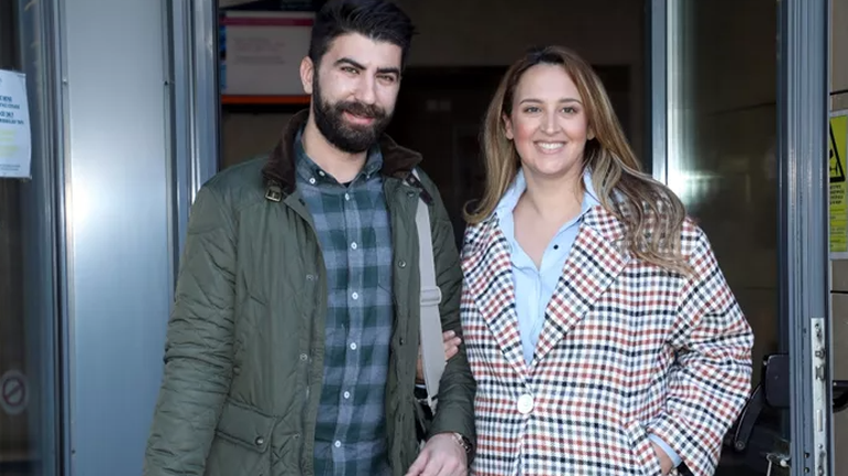 Το casual - chic look της Κλέλιας Πανταζή στην έξοδο από το μαιευτήριο