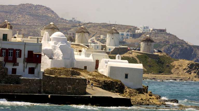 Θρίλερ στη Μύκονο: 37χρονος βρέθηκε νεκρός στο λιμάνι του νησιού - Τι συνέβη