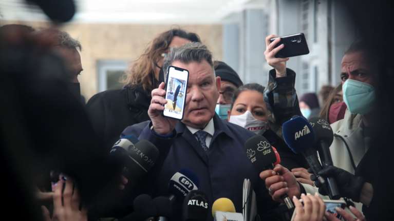 Παρέμβαση εισαγγελέα για τις &quot;βόμβες&quot; Κούγια κατά του Γιώργου Σαββίδη - Η φωτογραφία με το μαχαίρι