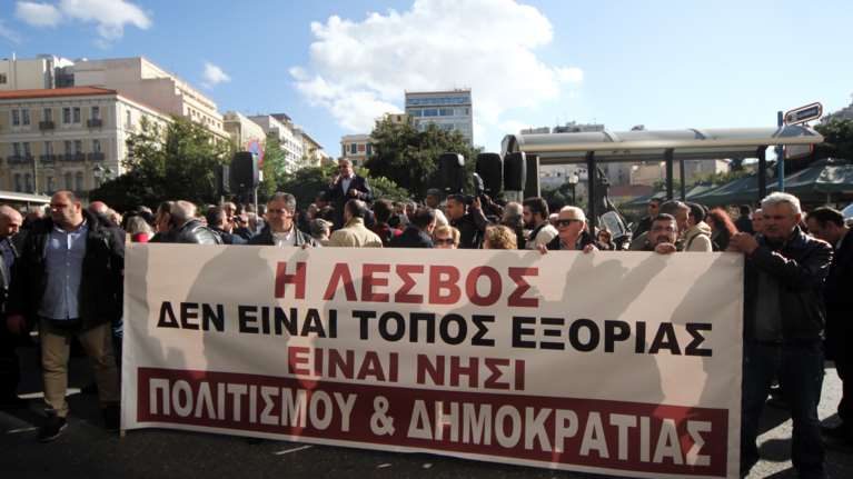 Γερμανικός Τύπος: Οι κατοίκοι της Λέσβου και της Σάμου εκλαμβάνουν τη στάση της Ε.Ε. ως "κυνική σιωπή"