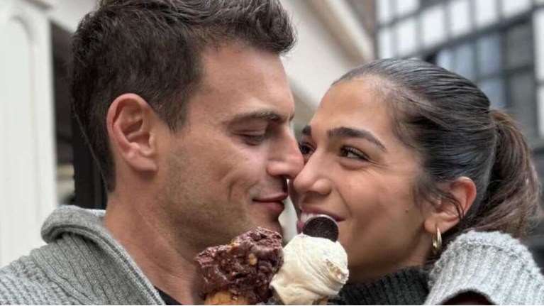 Μελίνα Νικολαΐδη &amp; Δημήτρης Φιντιρίκος αγκαλιά στη νέα τους βραδινή έξοδο