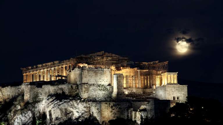 Xειμερινό ηλιοστάσιο: Σήμερα η μεγαλύτερη νύχτα του χρόνου - Θα διαρκέσει περίπου 14,5 ωρες