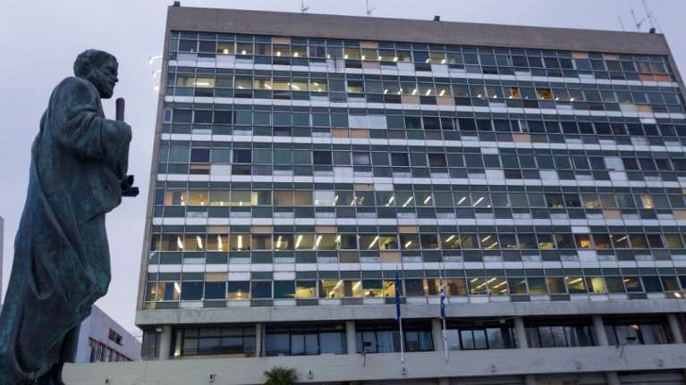 Σάλος στο ΑΠΘ: Πρώην φοιτήτρια καταγγέλλει σεξουαλική παρενόχληση από καθηγητή