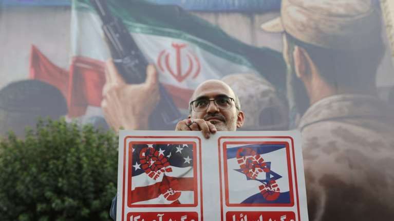 Ανάλυση BBC: Η επόμενη μέρα μετά τους βομβαρδισμούς των ΗΠΑ - Οι τρεις επιλογές του Ιράν και η πιθανή αντίδραση Νετανιάχου