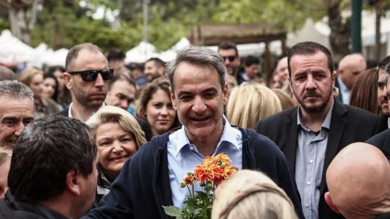 Κυριάκος Μητσοτάκης: Στην ανθοκομική έκθεση Κηφισιάς με τη σύζυγό του, Μαρέβα [εικόνες]