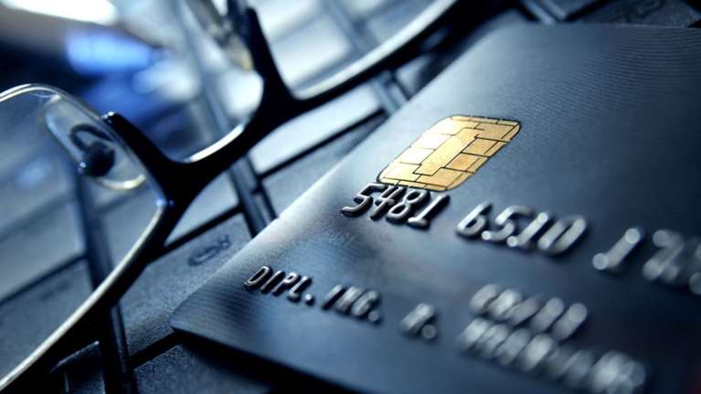 Αυξάνεται στα 50 ευρώ το όριο για τις ανέπαφες συναλλαγές μέσω κάρτας