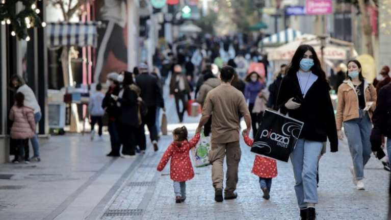 RSV: Ποιος είναι ο ιός που θερίζει αυτές τις μέρες - Πώς μεταδίδεται και πόσο επικίνδυνος είναι