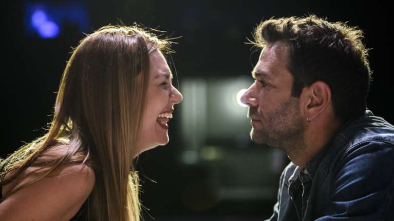 &quot;Θέλω να σου κρατάω το χέρι&quot;: Ιορδανίδης &amp; Ματίκα συνεχίζουν για 4η σεζόν τη μεγάλη θεατρική επιτυχία