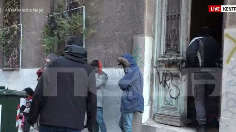 Άγιος Παντελεήμονας: Αστυνομική επιχείρηση για την εκκένωση κτιρίου