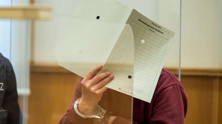 Ιστορική καταδίκη στη Γερμανία ενός πρώην πράκτορα του Ασαντ για εγκλήματα κατά της ανθρωπότητας