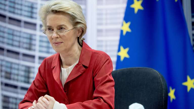 Φον ντερ Λάιεν σε Μακρόν: &quot;Μαζί θα πάμε μπροστά τη Γαλλία και την Ευρώπη&quot;