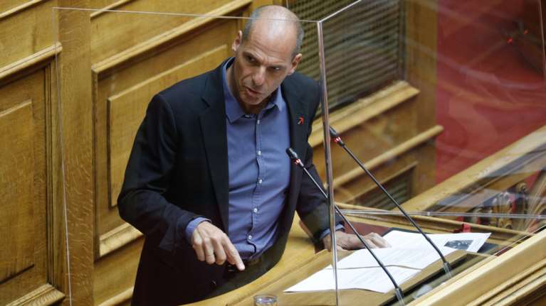 Ερώτηση Βαρουφάκη σε Μητσοτάκη για την επανα-κρατικοποίηση της Τράπεζας Πειραιώς
