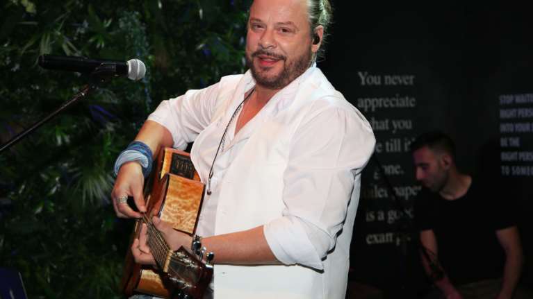 Χρήστος Δάντης: Ο κούκλος 20χρονος γιος του, Χριστόφορος Βλαχάκης παρουσιάζεται στο στρατό [Εικόνα]