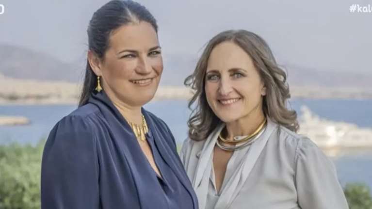 Ρεβέκκα Καμχή για σύμφωνο συμβίωσης: Η σύντροφός μου ρώτησε την κόρη μου πριν μου ζητήσει να το κάνουμε