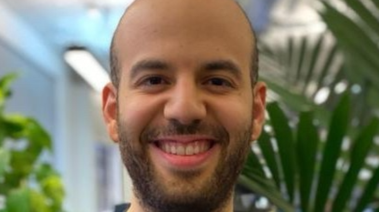 Βρετανία: Η απίστευτη ιστορία ενός 26χρονου - Έγινε δισεκατομμυριούχος όντας κλινήρης στην καραντίνα