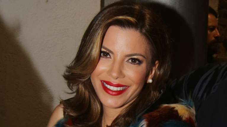 Αντελίνα Βαρθακούρη: &quot;Σε κουβαλάω μέσα μου, στο αίμα μου, στην καρδιά μου, στο μυαλό μου&quot;