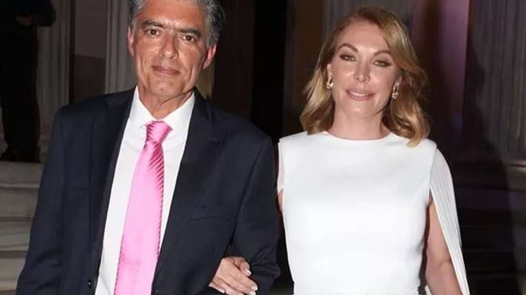 Τατιάνα Στεφανίδου σε πάρτι στο Κολωνάκι: H glam εμφάνισή της στο πλευρό του Νίκου Ευαγγελάτου
