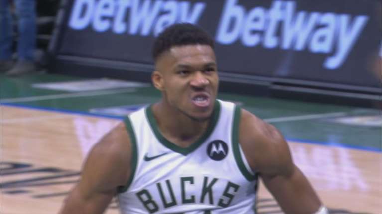 Αντετοκούνμπο από άλλο πλανήτη: Έβαλε 64 πόντους στο Μπακς – Πέισερς και πέτυχε νέο ασύλληπτο ρεκόρ [βίντεο]