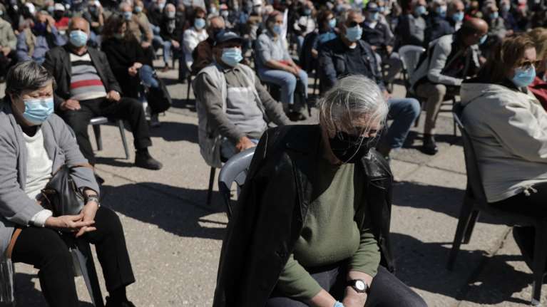 Νωρίτερα οι συντάξεις Μαΐου - Οι ημερομηνίες για όλα τα Ταμεία