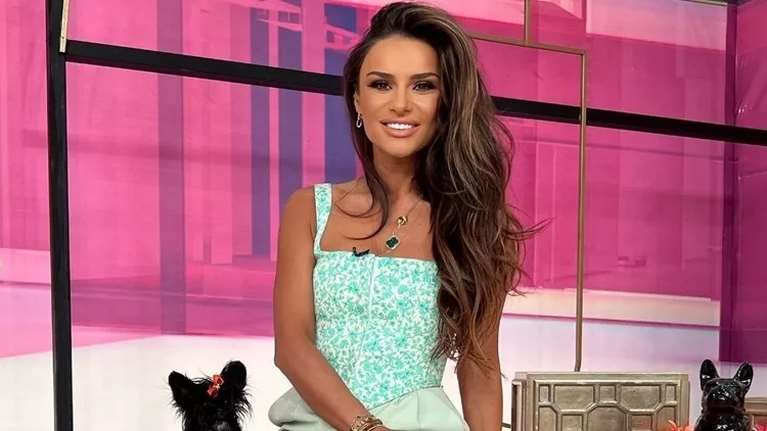 Η Ελένη Τσολάκη μας δείχνει το σπίτι της λίγο πριν γεννήσει