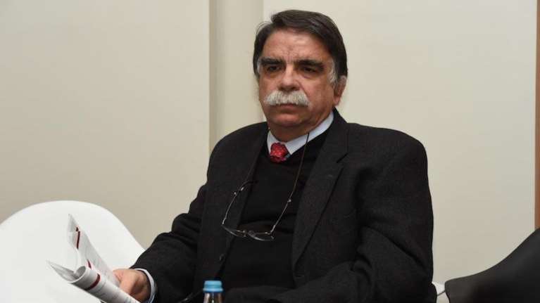 Βατόπουλος: Δύσκολο να γίνουν τα καρναβάλια - Οι μάσκες θα είναι για αρκετό καιρό μαζί μας