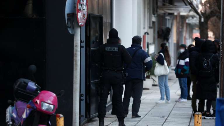 Δολοφονία Άλκη: Λουκέτο σε τρεις συνδέσμους φιλάθλων στη Θεσσαλονίκη