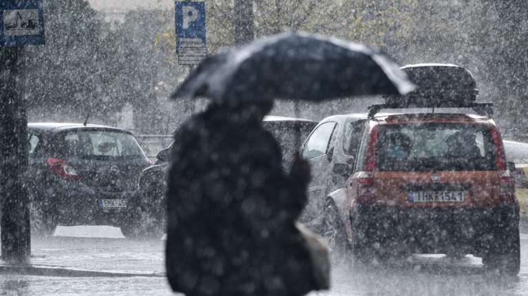 Επιδείνωση του καιρού: Βροχές, ισχυρές καταιγίδες και αφρικανική σκόνη - Που θα χιονίσει