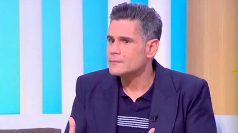 Συγκινεί ο Δημήτρης Ουγγαρέζος: &quot;Είπα ότι τώρα είσαι μόνος σου και πρέπει να σταθείς στα πόδια σου&quot;