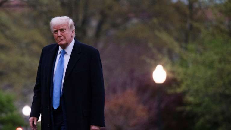 &quot;Βόμβα&quot; από Τραμπ: &quot;Έχουμε απευθείας συνομιλίες με το Ιράν&quot; για το πυρηνικό πρόγραμμα της χώρας