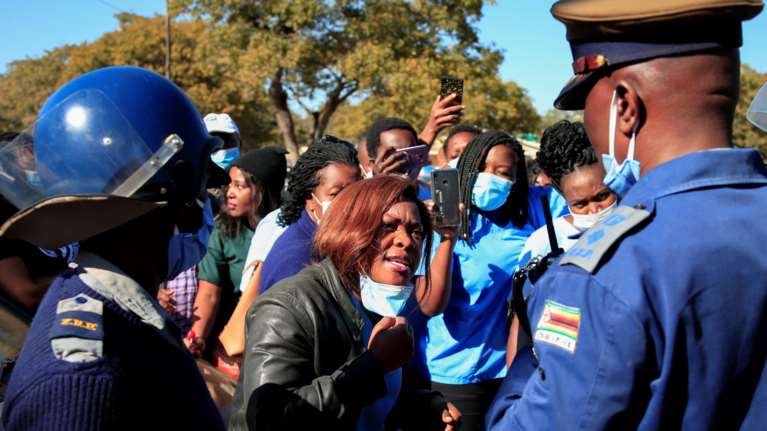 Ζιμπάμπουε: 1.478 κρούσματα κορονοϊού και ....πάνω από 100.000 συλλήψεις για παραβίαση καραντίνας